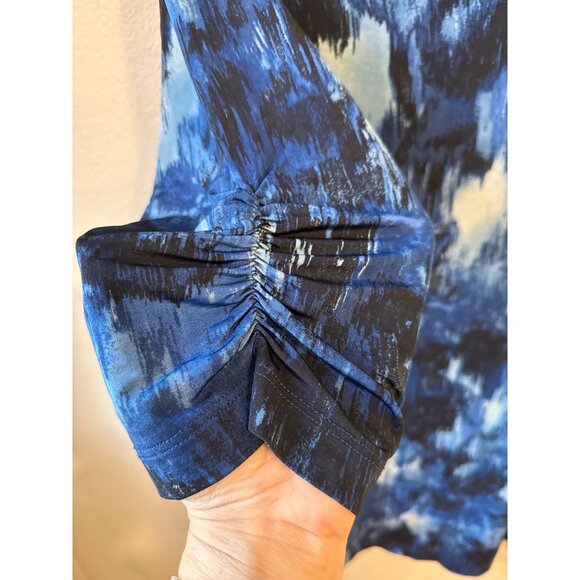 Chicos Travelers Women's Blue Patterned Top With Ruched Sleeves Size 3 - Picture 4 of 6